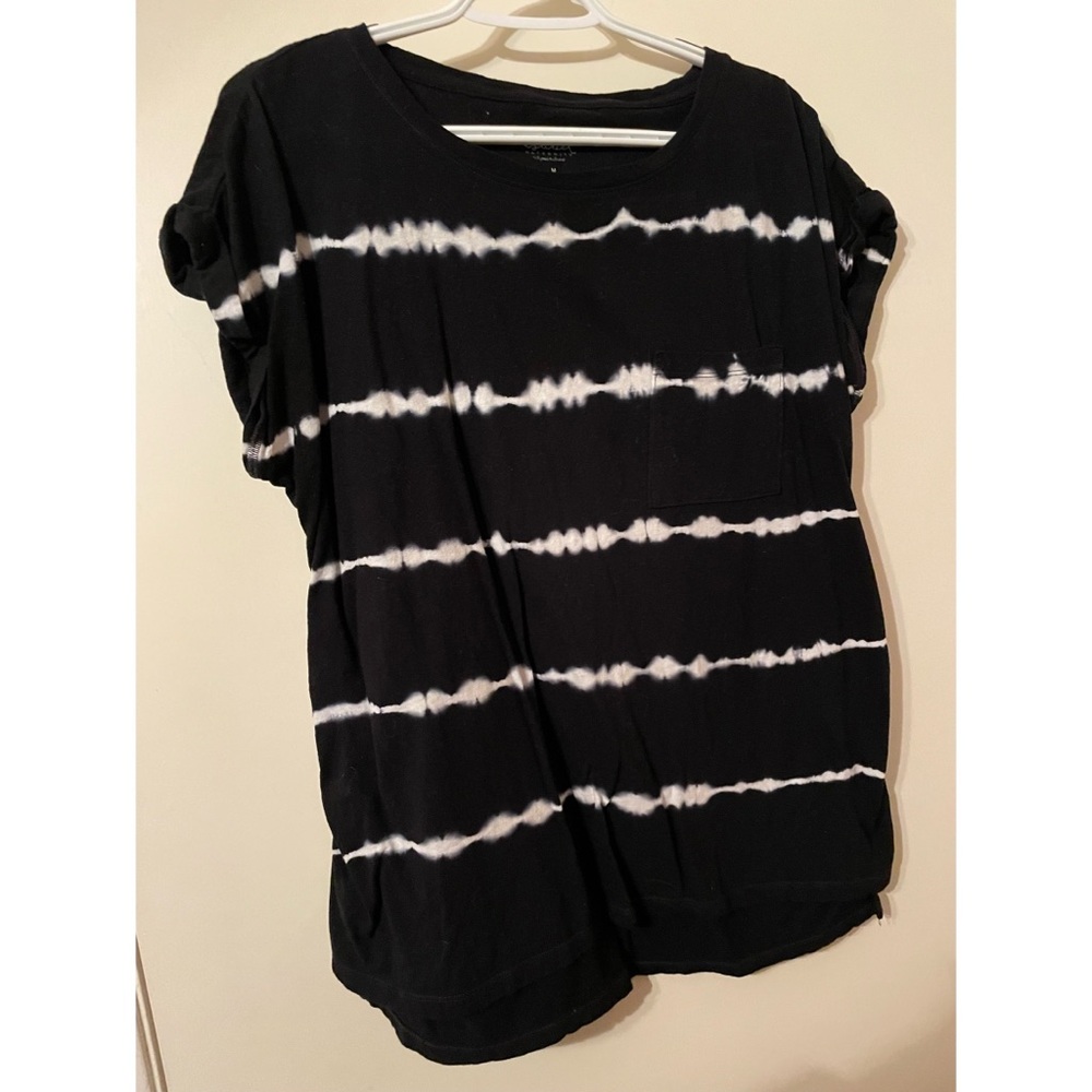 Black and white maternity top